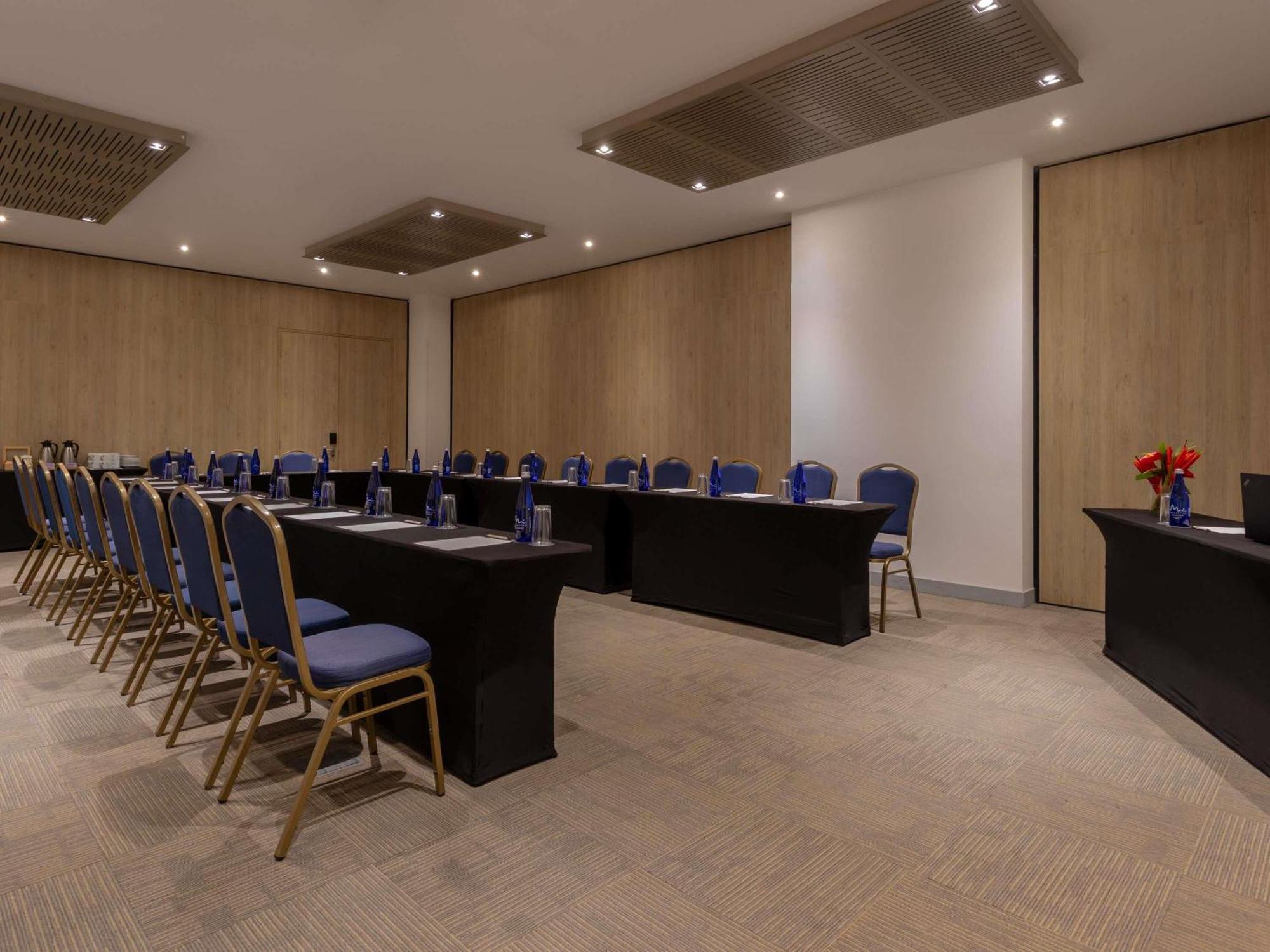 Mercure Emile Hotel 4*